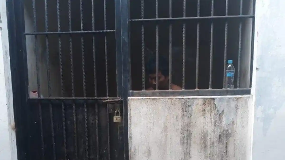 5 Hari 'Ditemani' 3 Orang Gangguan Jiwa, Tersangka Predator Anak di Batam Mengaku Sakit Kepala