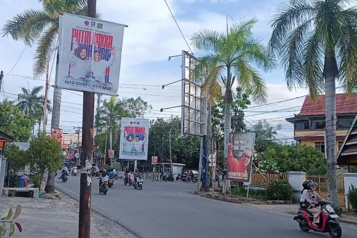 Bahaya! PLN Palopo Imbau Paslon Tak Pasang APK di Tiang Listrik, Bisa Picu Korsleting