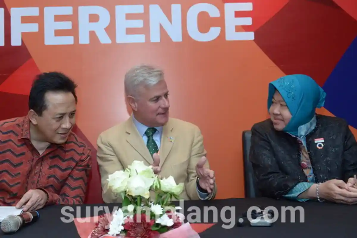 Lamaran Outsourcing Menumpuk 2 Meter, Risma Dorong Anak Muda Bangun Start Up