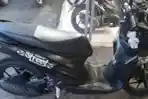 influencer-mesuji-nekat-loncat-dari-motor.jpg