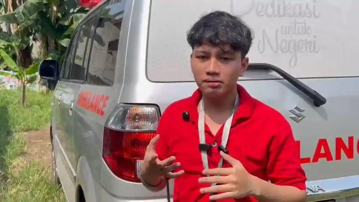 Viral Seorang Pria Hadang dan Tendang Mobil Ambulans di Depok, Pengemudi Buka Suara 