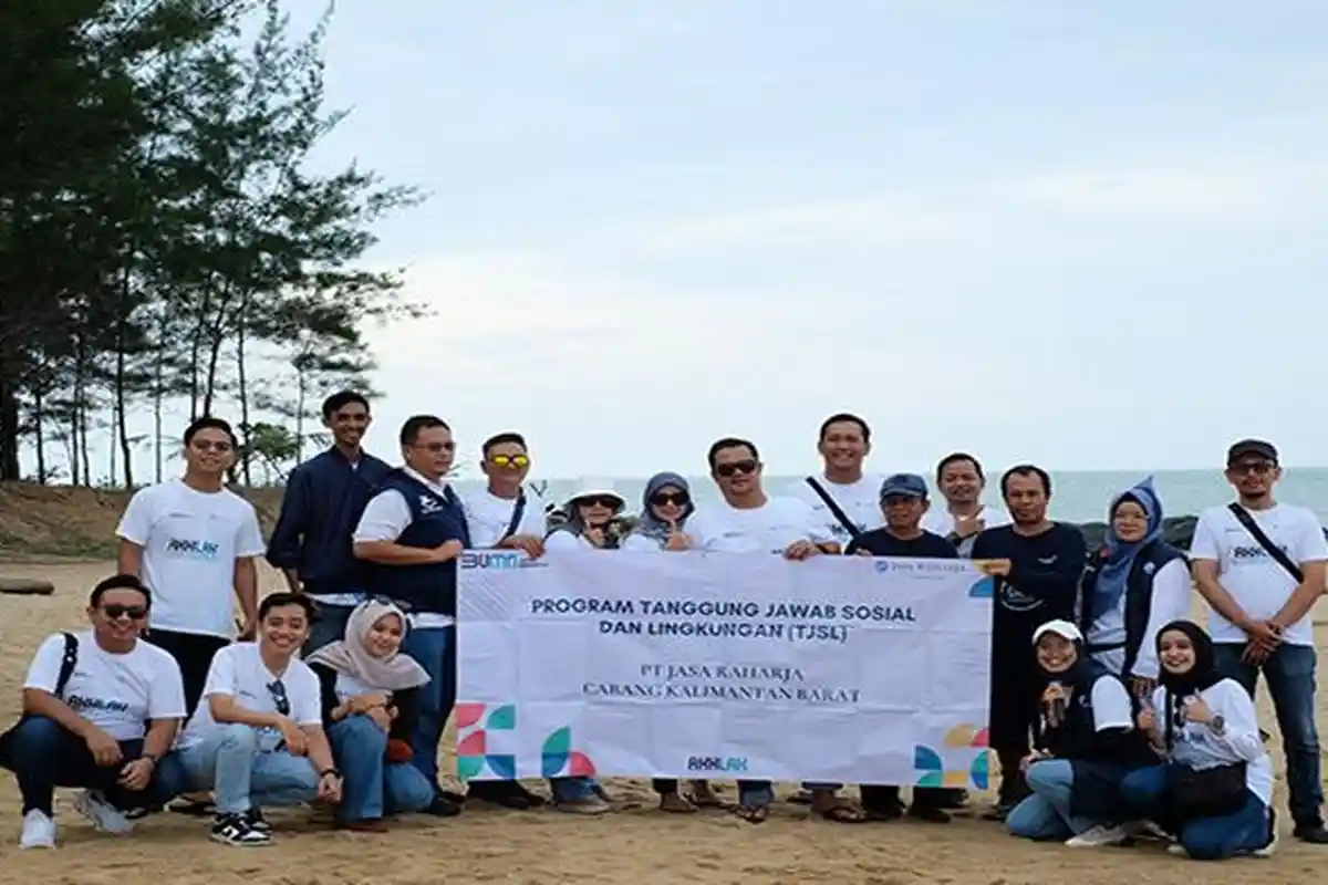 Jasa Raharja Kalbar Serahkan Bantuan Pembangunan MCK di Wilayah Konservasi Penyu Paloh Sambas