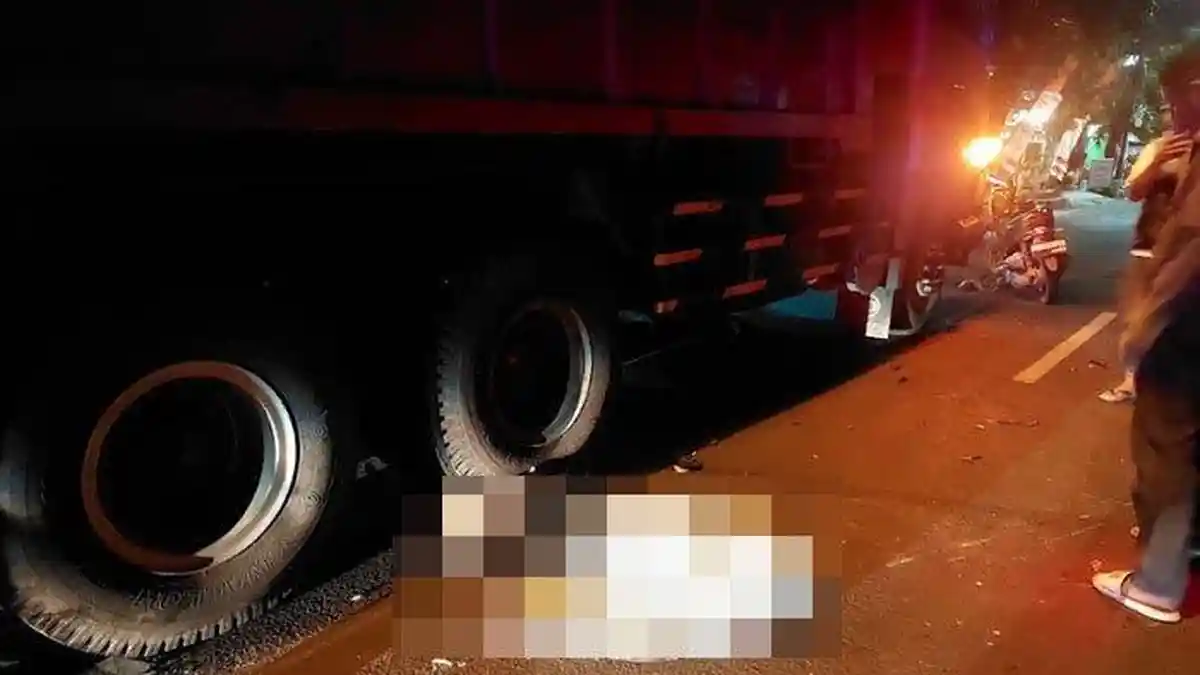 Vario Hantam Truk Parkir, 1 Tewas di TKP Kecelakaan dan 1 Dilarikan ke RS