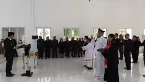 Bupati-Belu-Willybrodus-Lay-saat-acara-pengambilan-sumpah-Jabatan-Pelantikan-dan-Pengukuhan-P.jpg