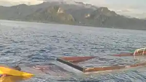 Sebuah-kapal-nelayan-dari-Kabupaten-Fakfak-Papua-Barat-ditemukan-terbalik.jpg