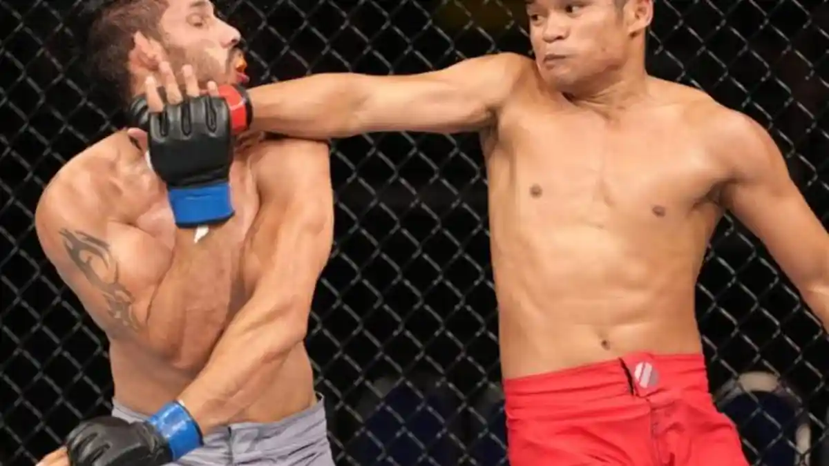 KEREN, Atlet MMA Asal Simalungun Jeka Saragih Menang KO Lawan Wakil India di Road to UFC
