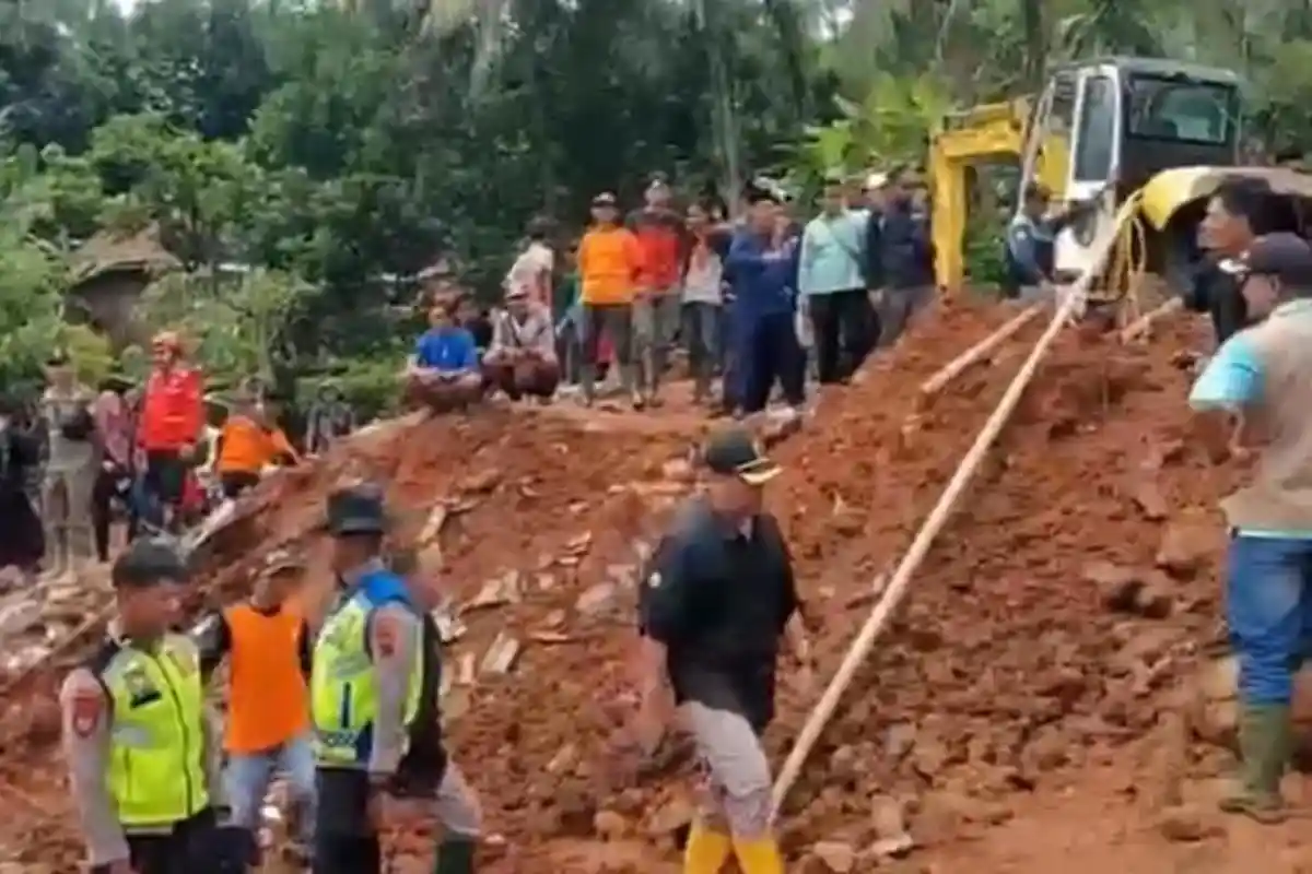 Gubernur Jateng Ahmad Luthfi Imbau Tingkatkan Kewaspadaan Pasca Longsor di Cibeunying Cilacap