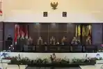 Rapat-paripurna-pandangan-fraksi-terhadap-LKPJ-Pemkab-Mamuju-Tahun-2023.jpg