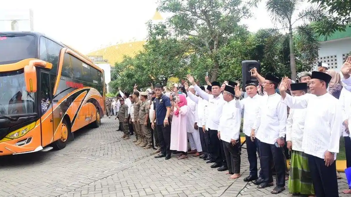 Diiringi Kalimat Talbiyah dan AzanPelepasan Jemaah Calon Haji Deliserdang Berlangsung Haru