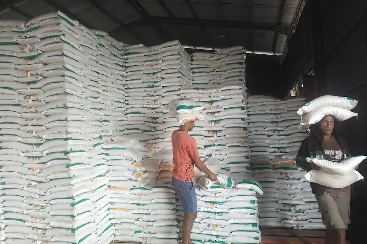 LIPSUS: Produsen Beras Diduga Tipu Rakyat Indonesia, Kurangi Takaran Beras hingga Dioplos