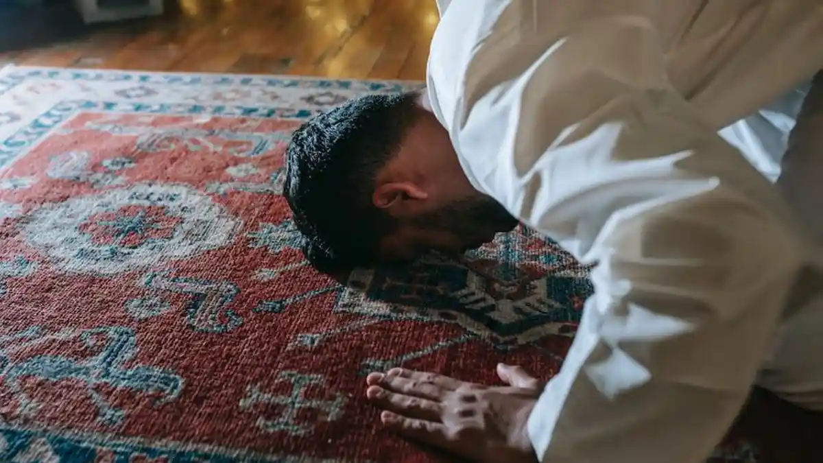 Marhaban Ya Ramadhan 2023, Ingat Kembali Tata Cara Shalat Tarawih dan Witir, Dilengkapi Bacaan Niat