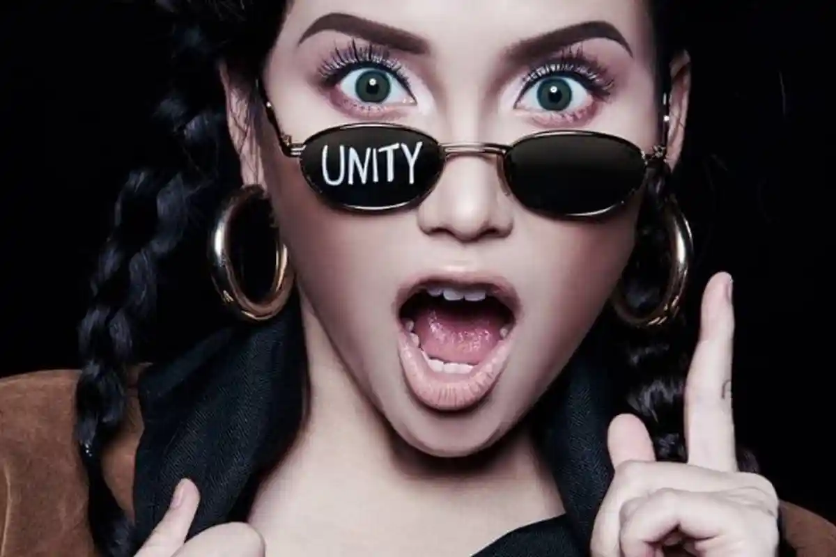 Ayu Ting Ting Pamer Tas Harga Ratusan Juta saat Liburan Jepang, Haters Kok Malah Kepanasan