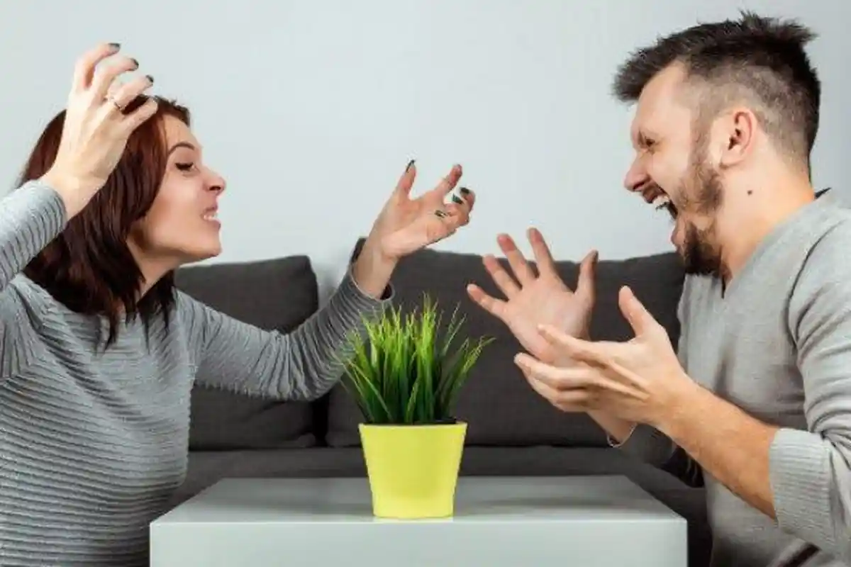 Keliatannya Biasa Aja, Ini 10 Tanda Perempuan Red Flag yang Bisa Bikin Hubungan Jadi Toxic