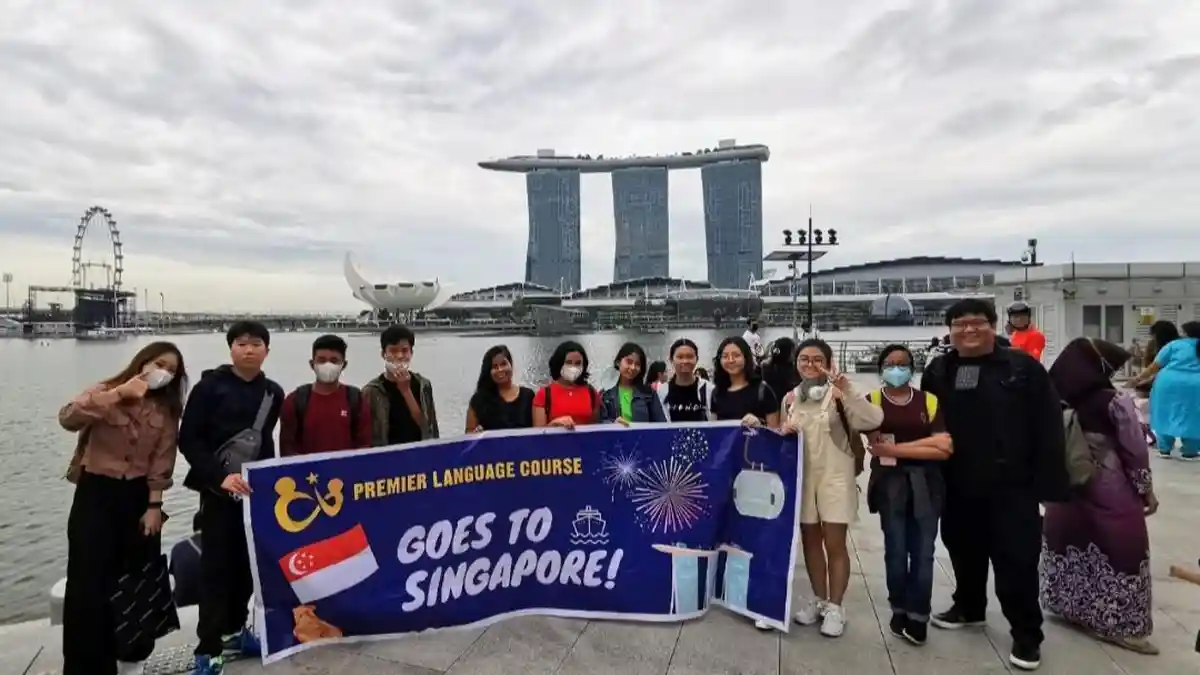 Siswa Premier Language Course Batam Kunjungi Singapura dan Berinteraksi ...