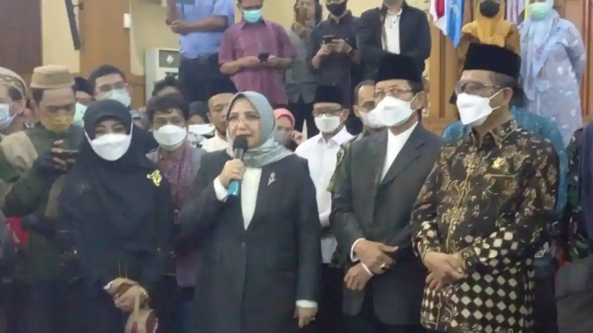 Melepas Jenazah Azyumardi Azra, Rektor UIN Jakarta: TMP Tempat yang Layak bagi Pahlawan
