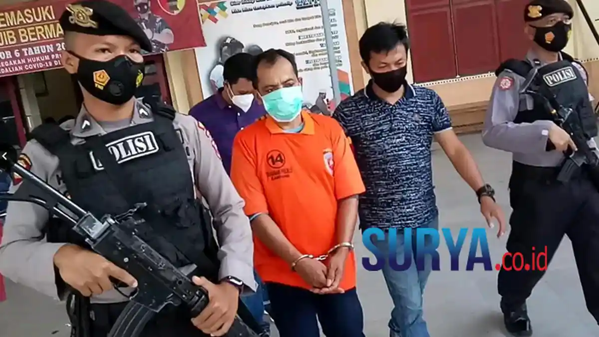 Duduk Santai Usai Bertransaksi, Pengedar Sabu di Sampang Kaget Didatangi Polisi