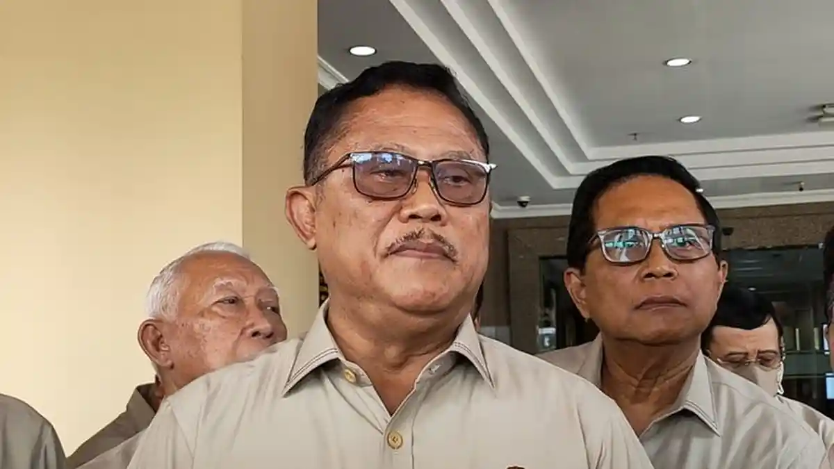 7 MANTAN Kapolri Turun Gunung Datangi Mabes Polri, Prihatin Citra Polisi Semakin Turun