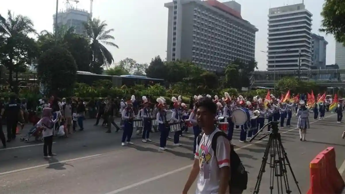 Galakkan Jaga Kerukunan, Ribuan Umat Buddha NSI Gelar Gerak Jalan