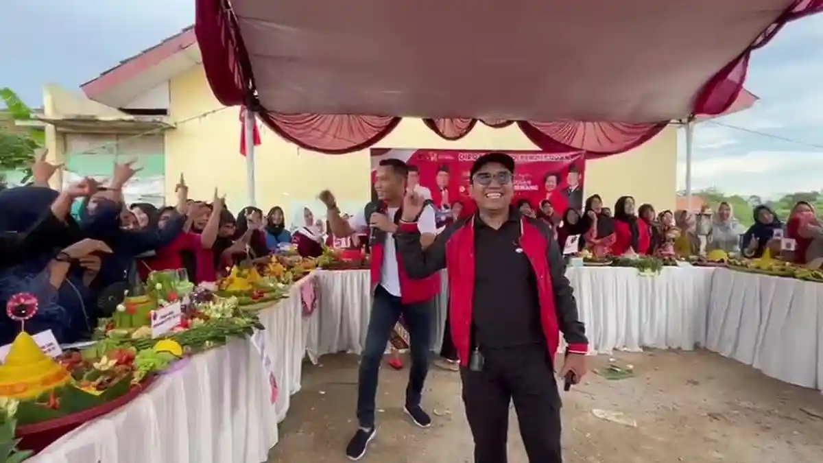 Puluhan Tumpeng Hasil Masyarakat Berjejer dalam HUT PDIP ke-51 di Provinsi Banten