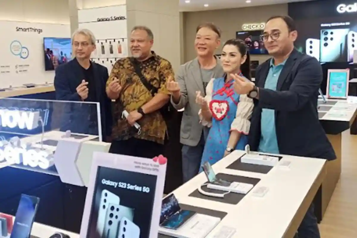 Pelanggan Premium Semakin Tumbuh, Samsung Buka Gerai SES ke-4 di Surabaya