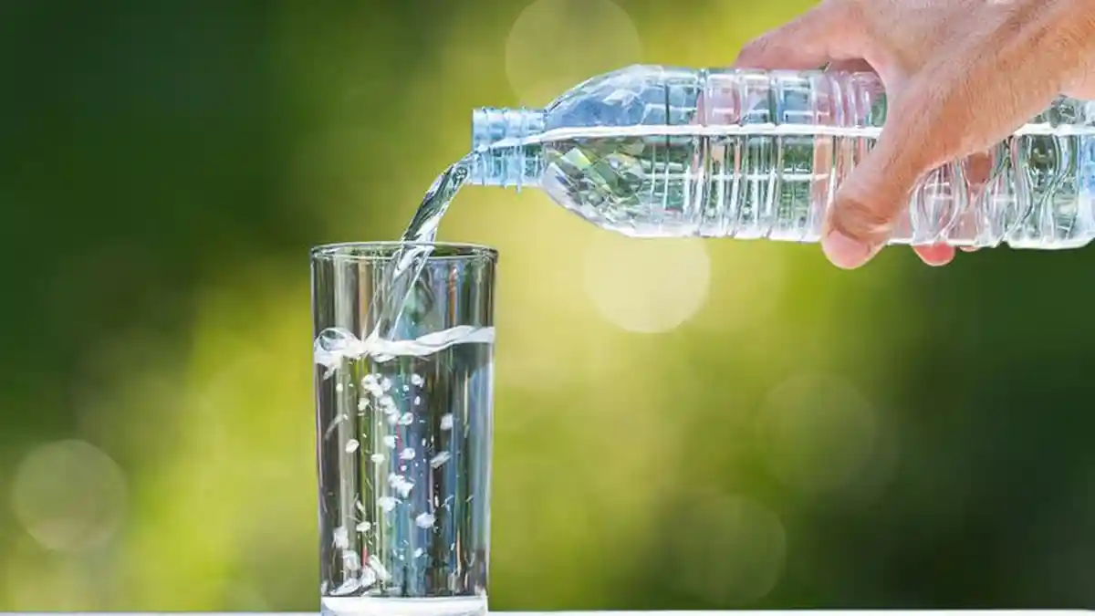 Cara Mengatur Jadwal Minum Air Putih Selama Ramadhan Agar Puasa Tak Dehidrasi, Simak Manfaatnya