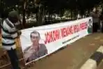Copot Spanduk Jokowi-Ahok