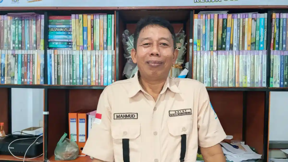 42 Mahasiswa UT di Mamuju Tengah Terima Beasiswa Kurang Mampu dan Berprestasi