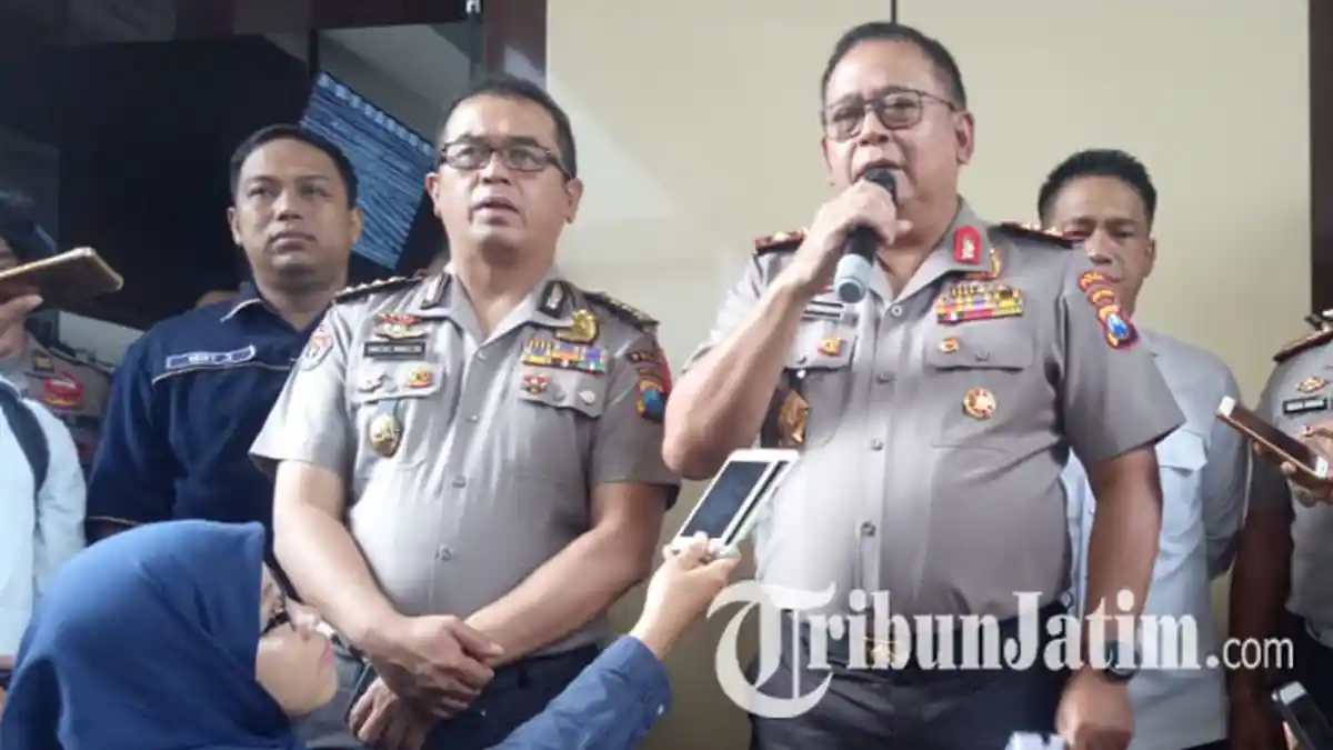 BREAKING  NEWS, Kapolda Jatim Sebut 45 Artis Diduga Terlibat Jaringan Prostitusi, 2 Sudah Diperiksa