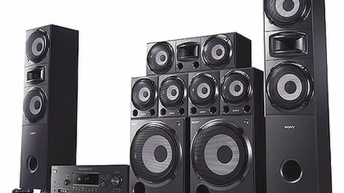 Pater Klaus: Bunyi Musik Saat Pesta Sungguh Mengganggu