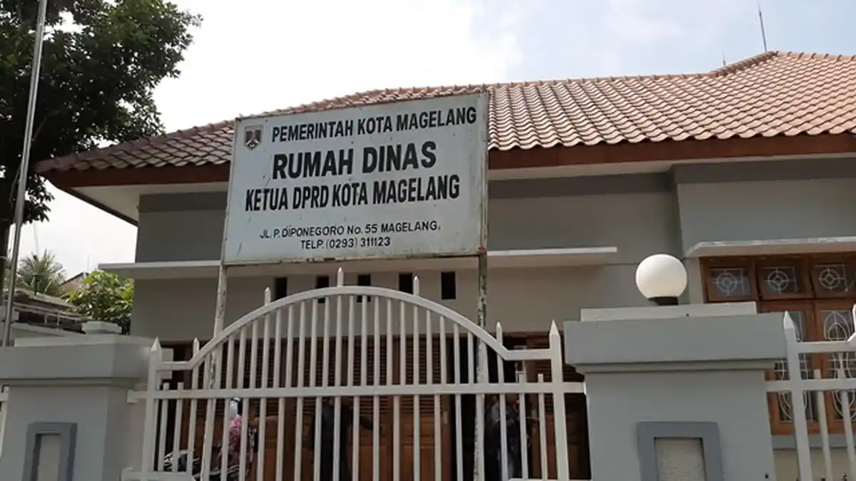 Rumah Dinas Ketua DPRD Kota Magelang Dilempar Bom Molotov Orang Tak Dikenal, Begini Kronologinya