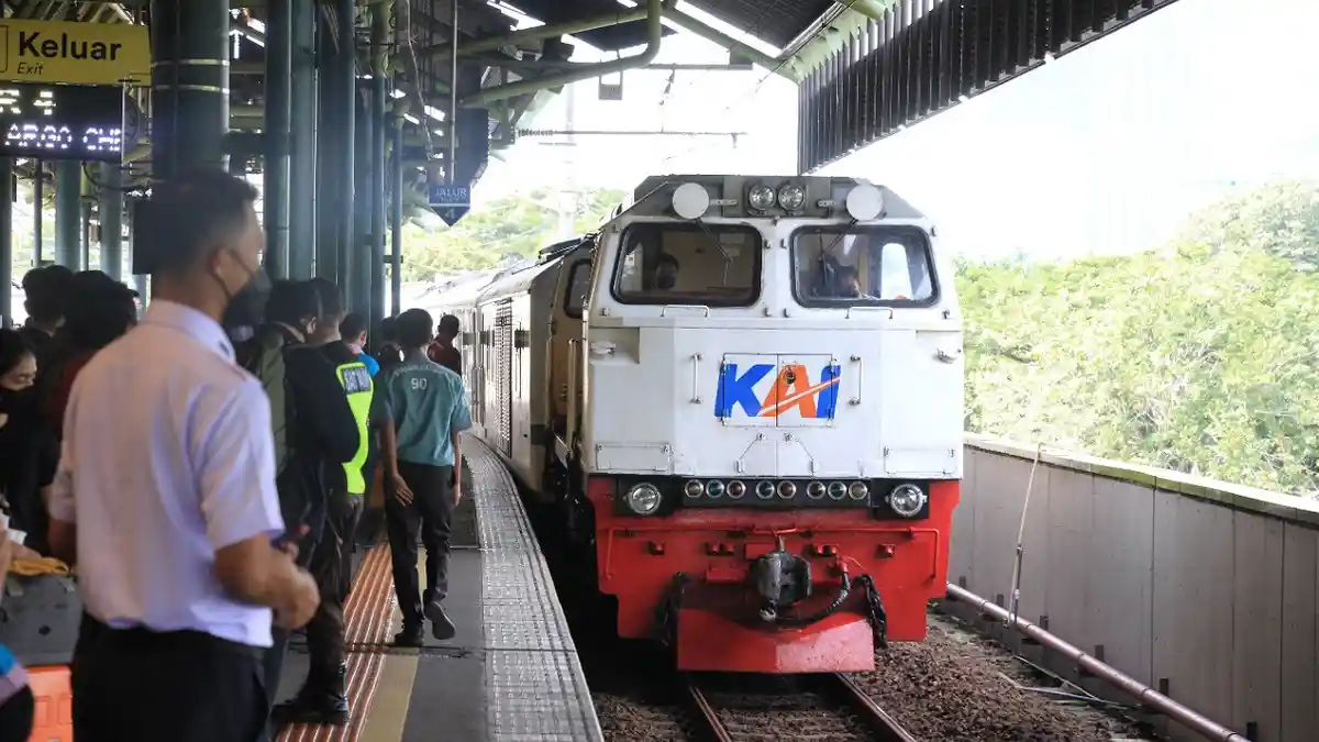 Tiket Kereta Api Libur Akhir Tahun Sudah Bisa Dipesan, Simak Syaratnya