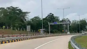 Arus-Lalu-Lintas-di-Jalan-Tol-Baleno-Jambi-Ramai-Lancar.jpg