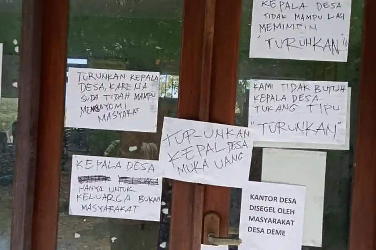 Uang Sisa Beli Pipa dan Bendahara Pakai Uang Picu Warga Desa Deme Segel Kantor Desa