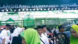 Nahdliyin-Jember-tiba-di-Sidoarjo-untuk-memperingati-1-Abad-NU.jpg