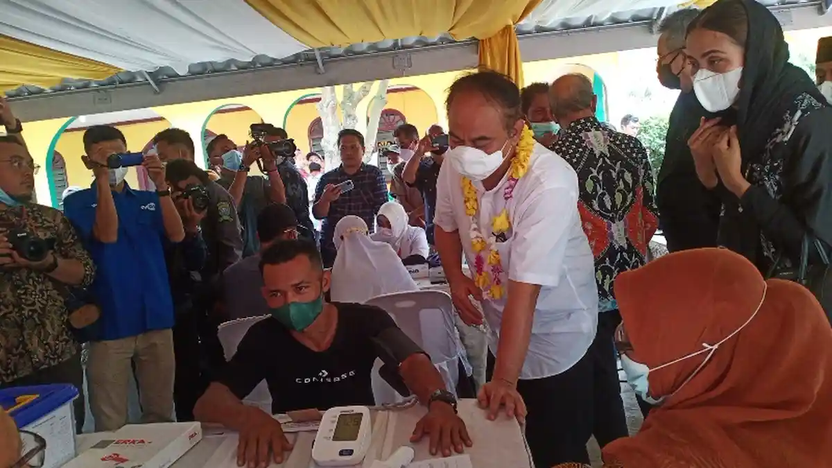 Ciptakan Desa Maju dan Sehat, Wamendes PDTT Tawarkan Program Beternak Ayam Petelur