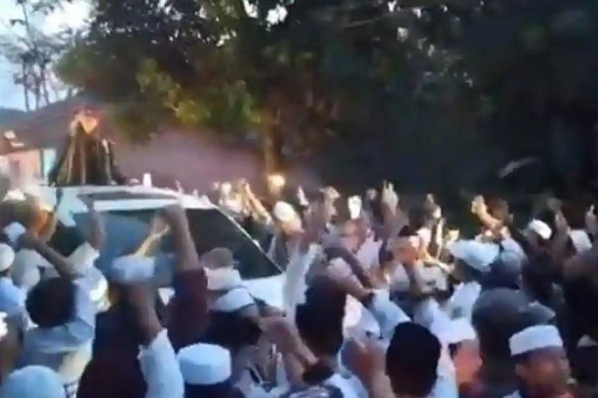 Fakta soal Habib Bahar bin Smith yang Bebas, Pakai Baret Merah hingga Disambut Ratusan Pengikutnya