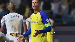 penyerang-al-nassr-cristiano-ronaldo-bereaksi-lawan-al-batin.jpg