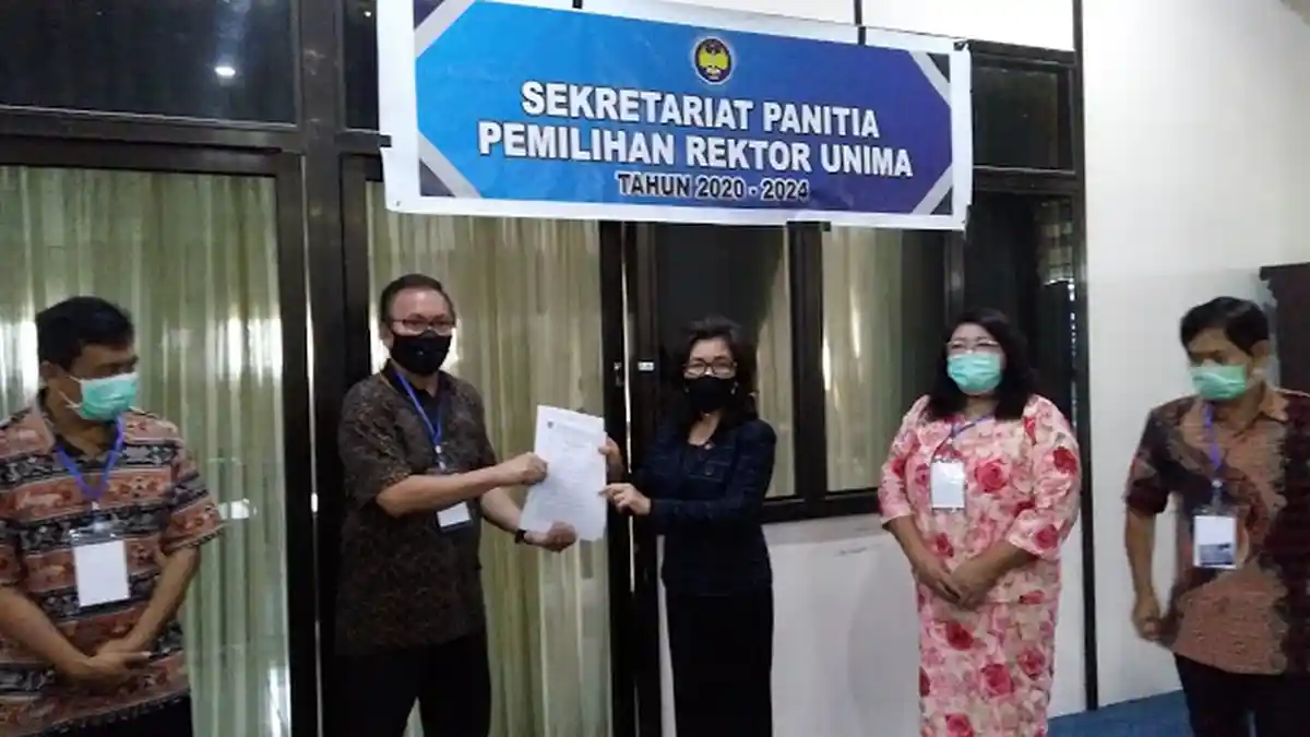 Prof Dr Julyeta Runtuwene Serahkan Berkas Pendaftaran Sebagai Calon Rektor Unima 2020-2024