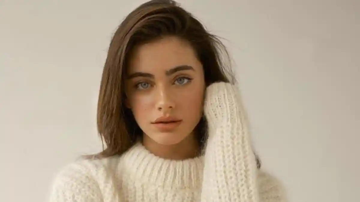 Model Peraih Gelar Wajah Tercantik Dunia 2020 Ini Ternyata Tentara Israel