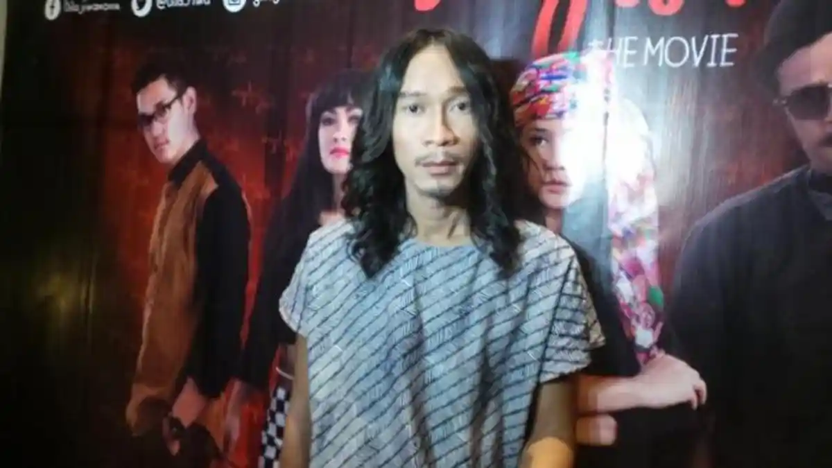 Aming Tampil Maskulin Nih. . . Karena Ditegur KPI ya. . .