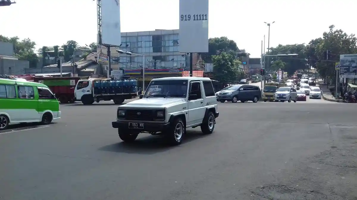 Arus Lalu Lintas Simpang Jambu Dua Ramai Lancar