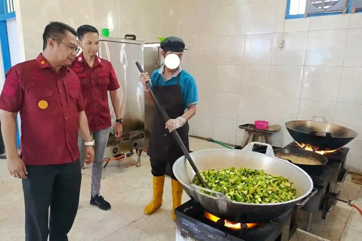 Lapas Sampit Cek Pendistribusian dan Makanan Warga Binaan, Meldy Putera: Kebutuhan Gizi