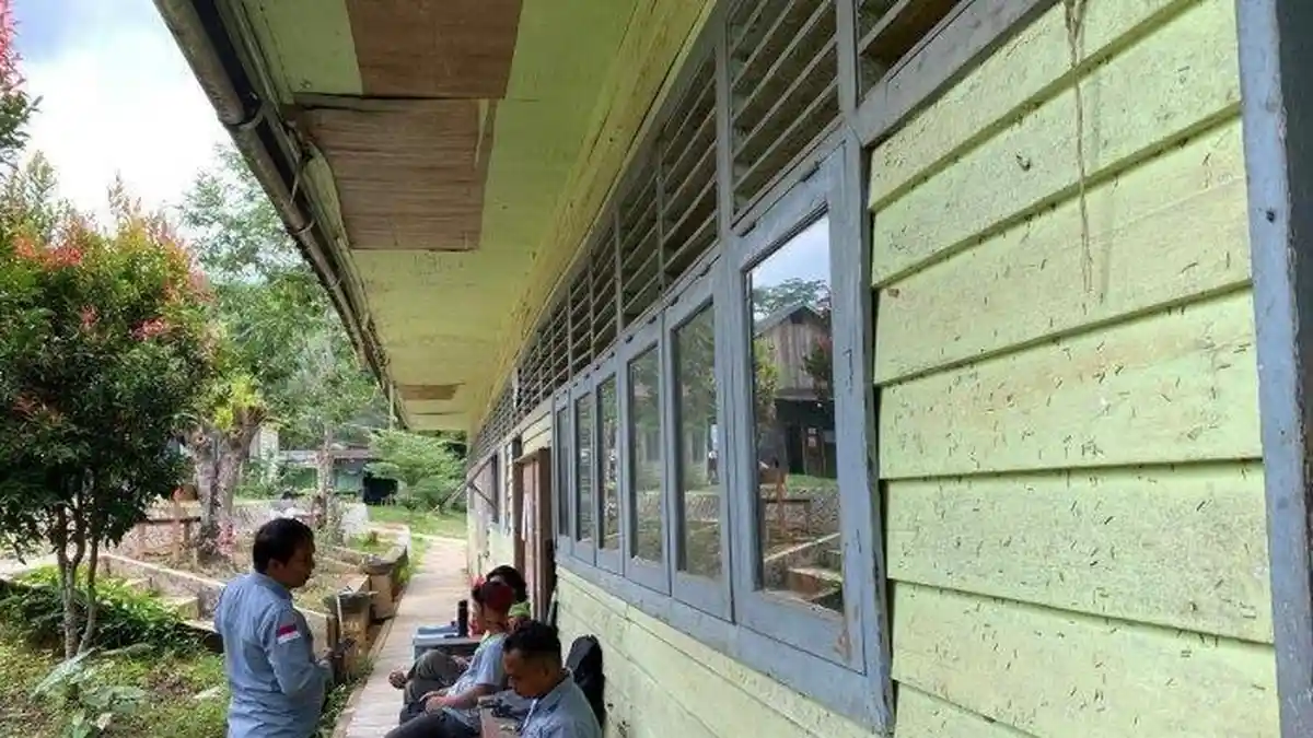 Sekolah Ini Tak Pernah Pungut Uang SPP, Guru Melamar Pun Cuma Diminta Nyanyi Bagimu Negeri, Bukan CV