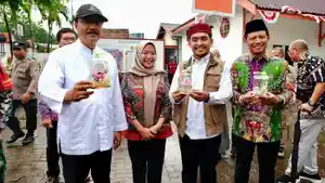 Menteri-Sosial-Saifullah-Yusuf-meninjau-dan-berdialog-dengan-siswa-SRMP-28-Kota-Pasuruan.jpg