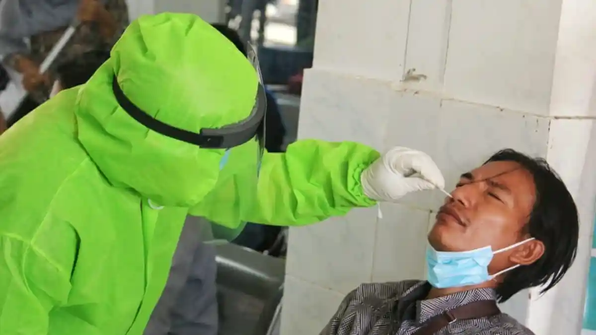 Selain Para ABK dan Calon Penumpang, Petugas Pelabuhan Samarinda Ikutan Tes Swab