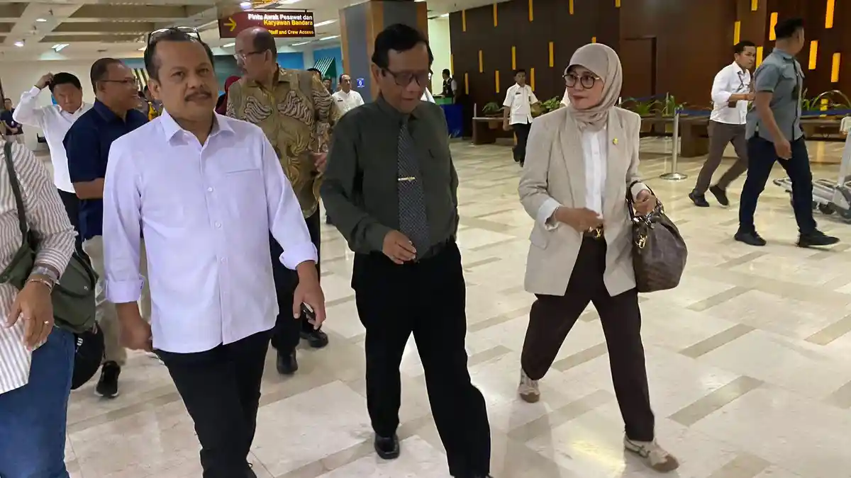 BREAKING NEWS: Menko Polhukam Mahfud MD Datang di Makassar