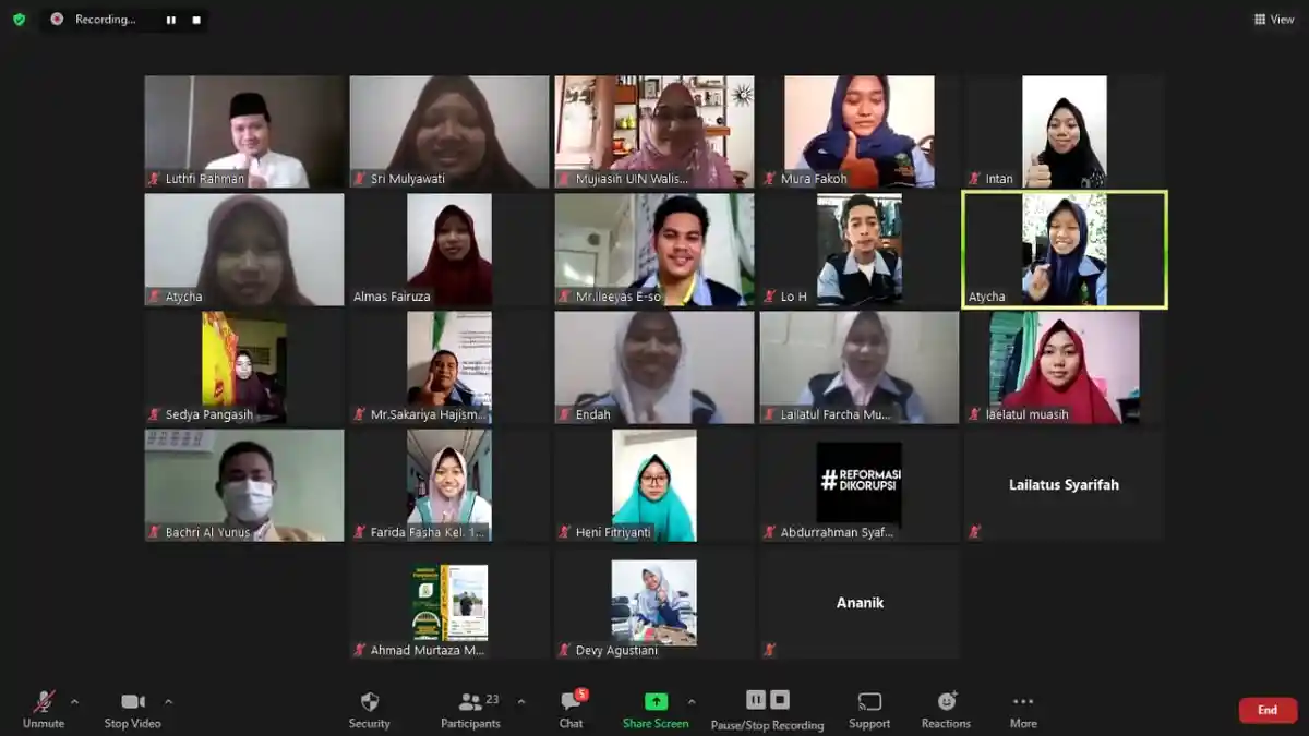 Suarakan Hidup Moderat, Mahasiswa KKN UIN Walisongo Gelar Webinar Bersama Ahli