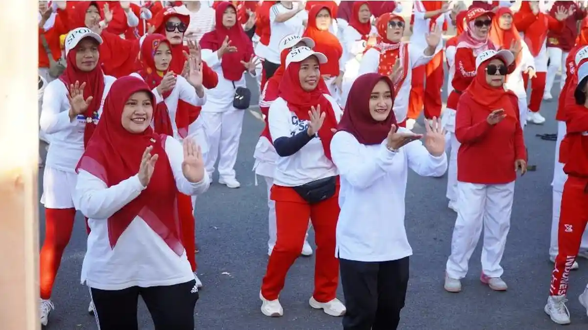 Senam Bersama, Mbak Iin Ajak Warga Kota Tegal Jaga Kebugaran Tubuh
