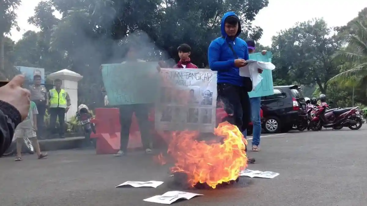 Tuntut Kajari Mundur Foto Bima Arya Dilemparin Telur