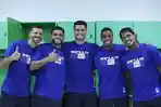 Julio-Cesar-berfoto-bersama-dengan-rekan-persib.jpg